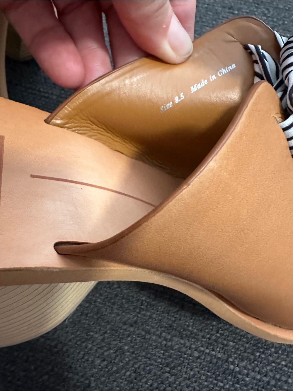 Dolce Vita Women's Tan Bow Block Heel Slide Sandals - Picture 6 of 7